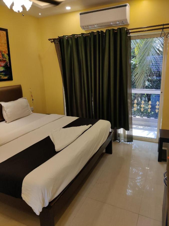 Resort Adam'S Beach Resort By Banda Trips Baga