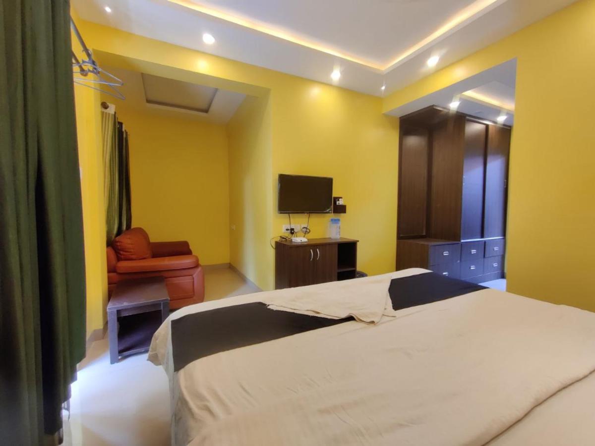 Resort Adam'S Beach Resort By Banda Trips
