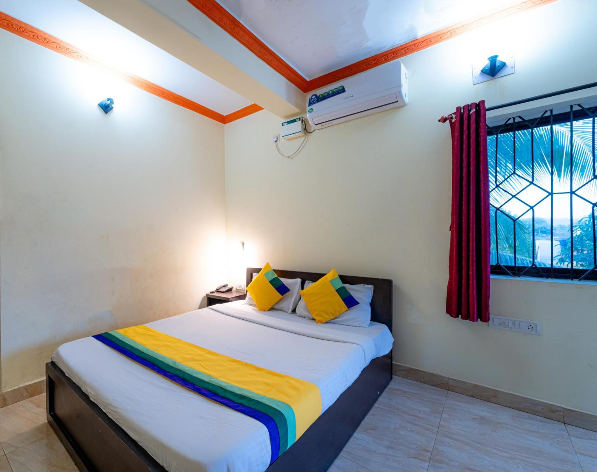 Adam'S Beach Resort By Banda Trips Baga