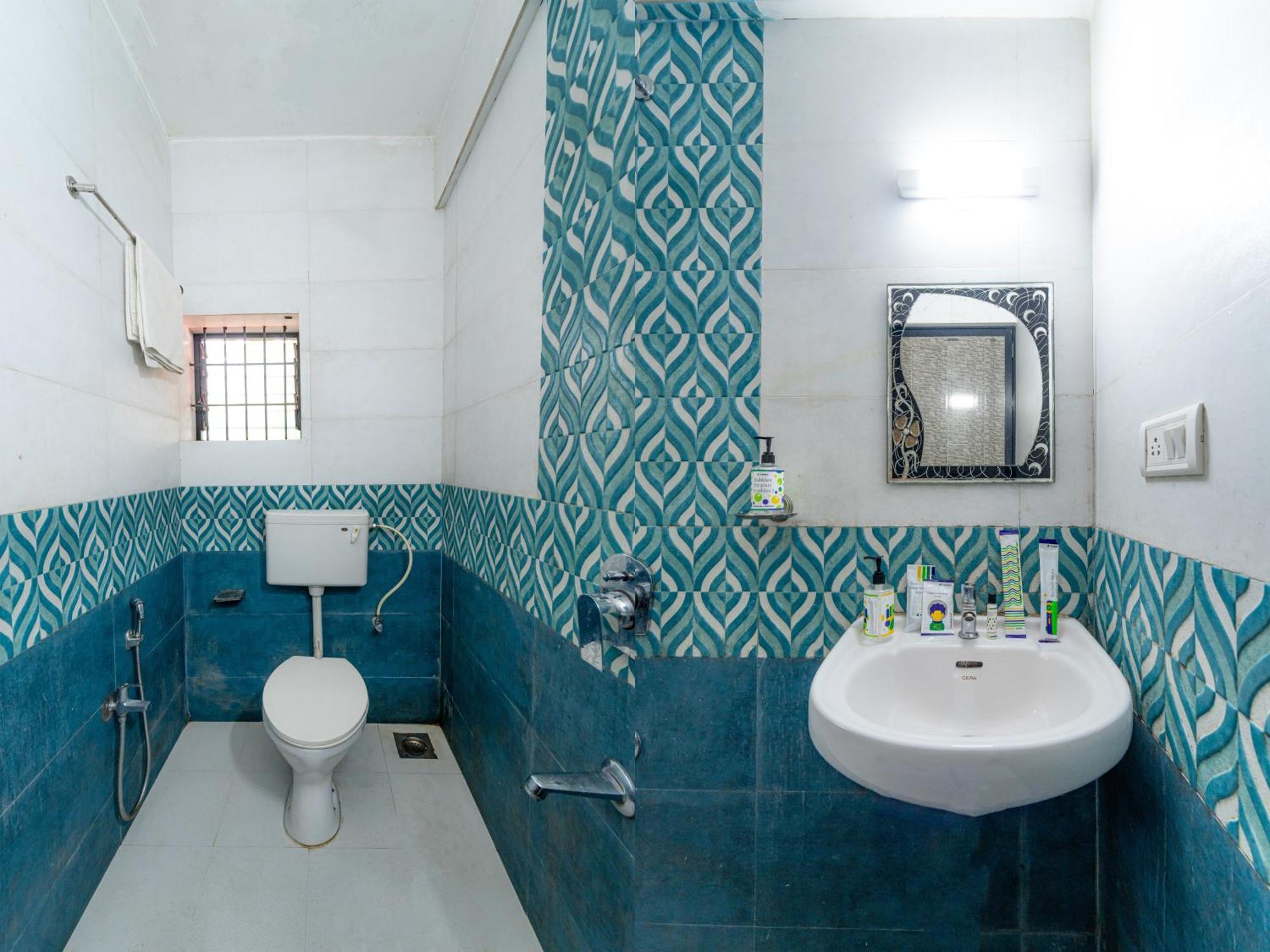Adam'S Beach Resort By Banda Trips 3*