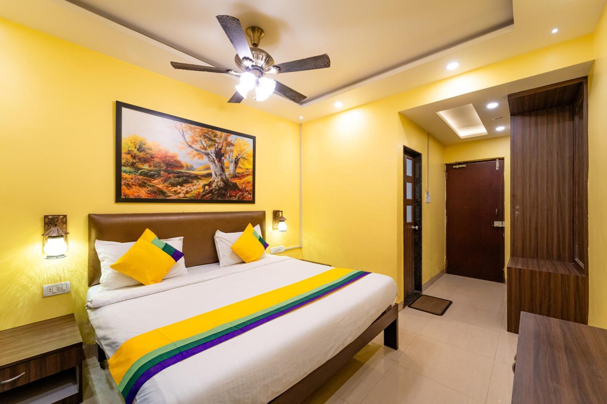 Resort Adam'S Beach Resort By Banda Trips Baga